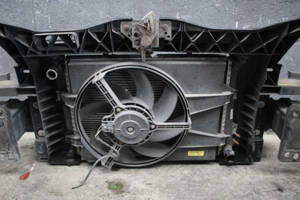 FACE AVANT COMPLETE AVEC RADIATEUR EAU+RADIATEUR CLIM+VENTILATEUR+RENFORT PARE CHOC - Vue 3